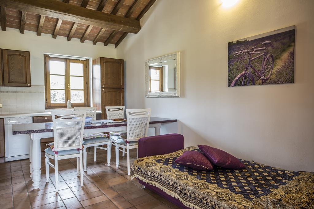 Borgo Da Vinci Guest House Volterra Room photo